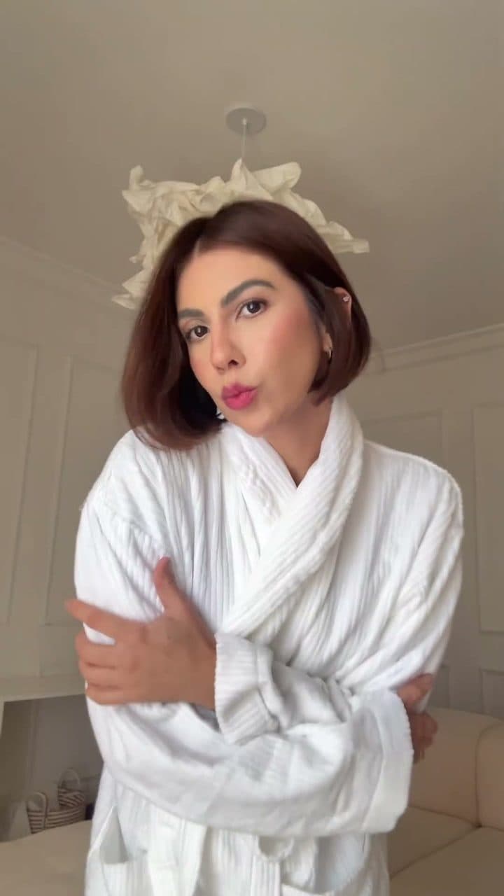 Miniatura do vídeo da campanha Simmons Hotel Experience apresentado por Thaize Vieira